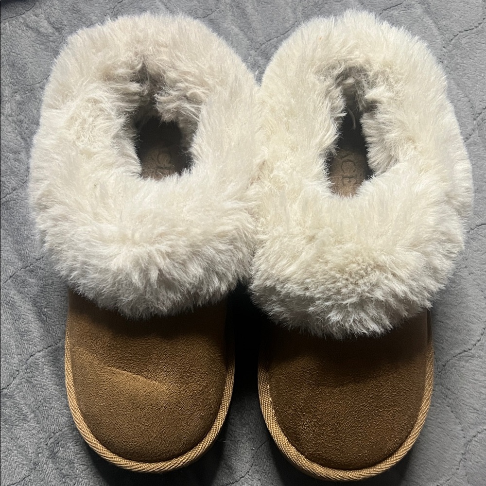 The Children's Place Tan and Cream Kids Slippers